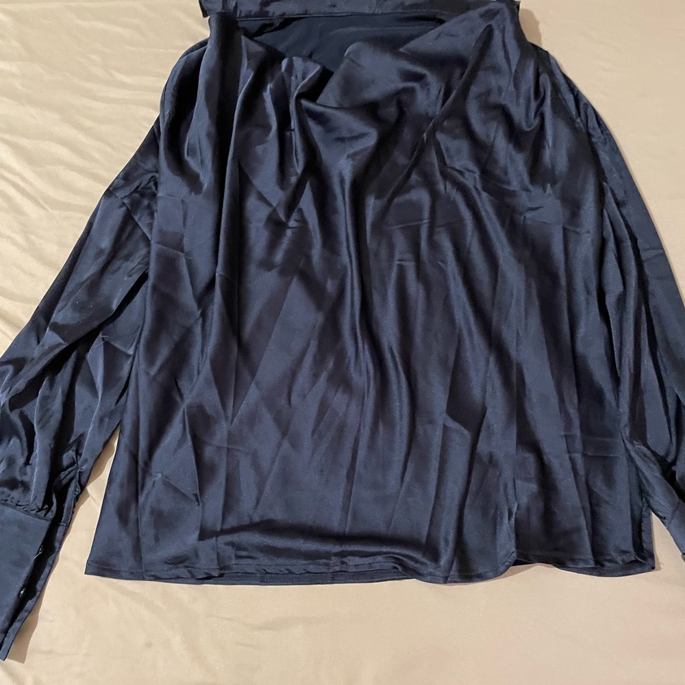 Drape neck blouse - Picture 7 of 7